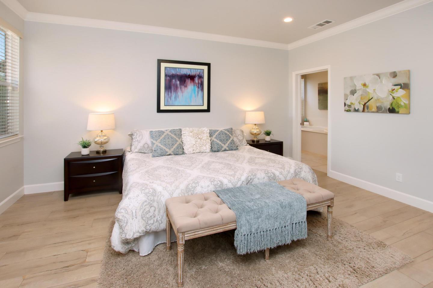 Detail Gallery Image 16 of 38 For 204 Sundance Dr, Hollister,  CA 95023 - 3 Beds | 2 Baths