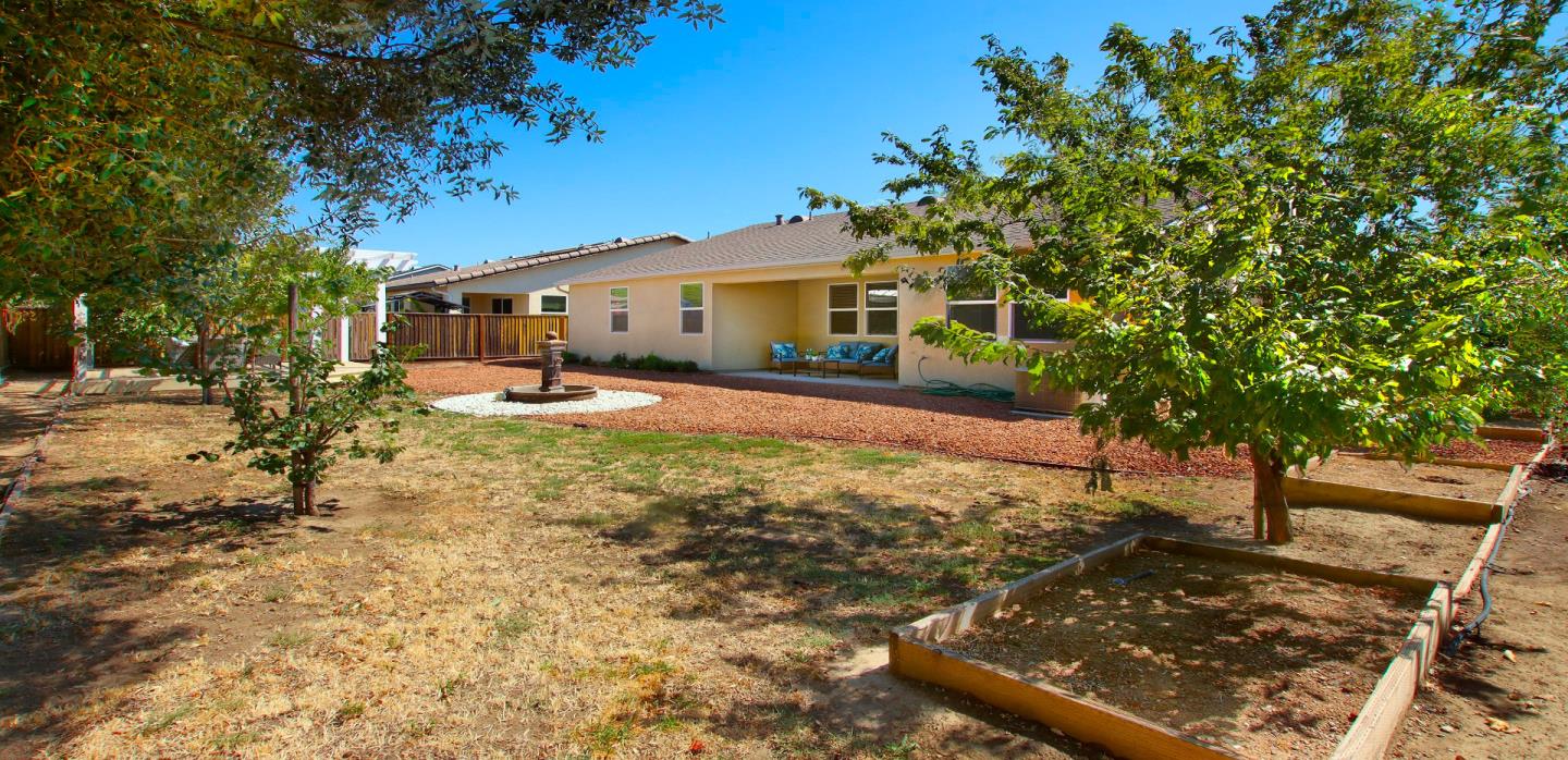 Detail Gallery Image 33 of 38 For 204 Sundance Dr, Hollister,  CA 95023 - 3 Beds | 2 Baths