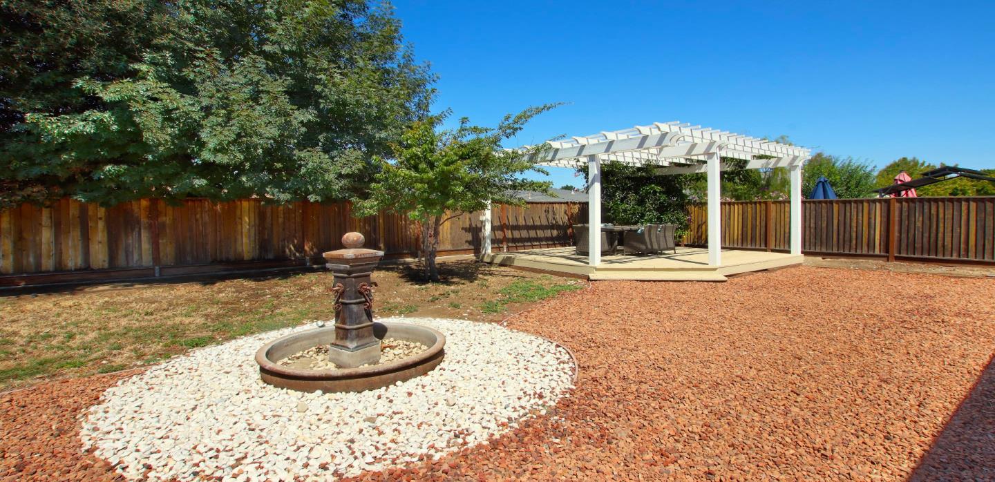 Detail Gallery Image 34 of 38 For 204 Sundance Dr, Hollister,  CA 95023 - 3 Beds | 2 Baths