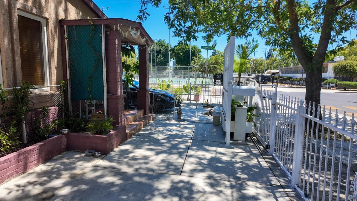 Detail Gallery Image 23 of 52 For 202 California Ave, Modesto,  CA 95351 - – Beds | – Baths