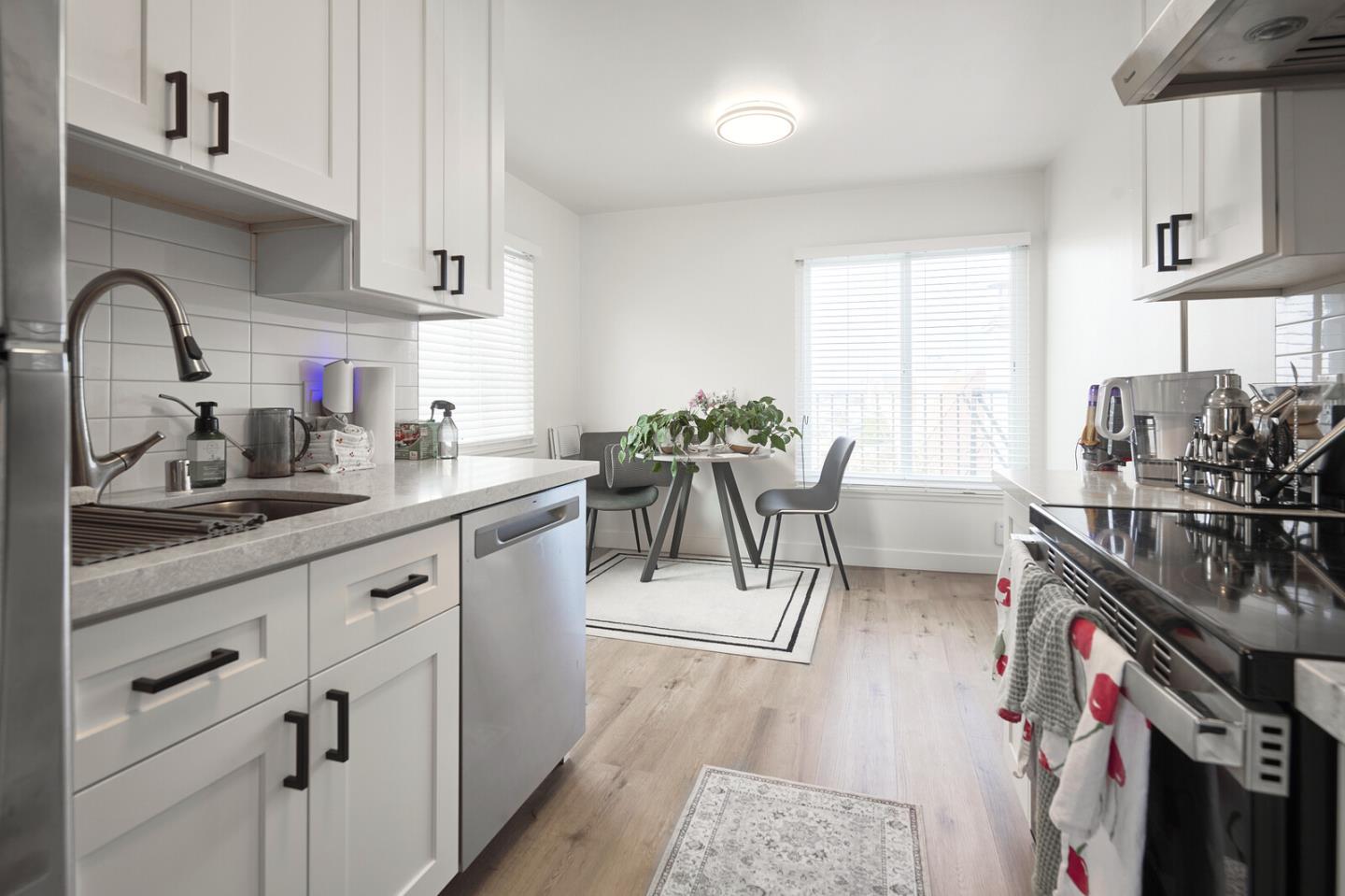 Detail Gallery Image 10 of 23 For 2390 43rd Ave, San Francisco,  CA 94116 - – Beds | – Baths