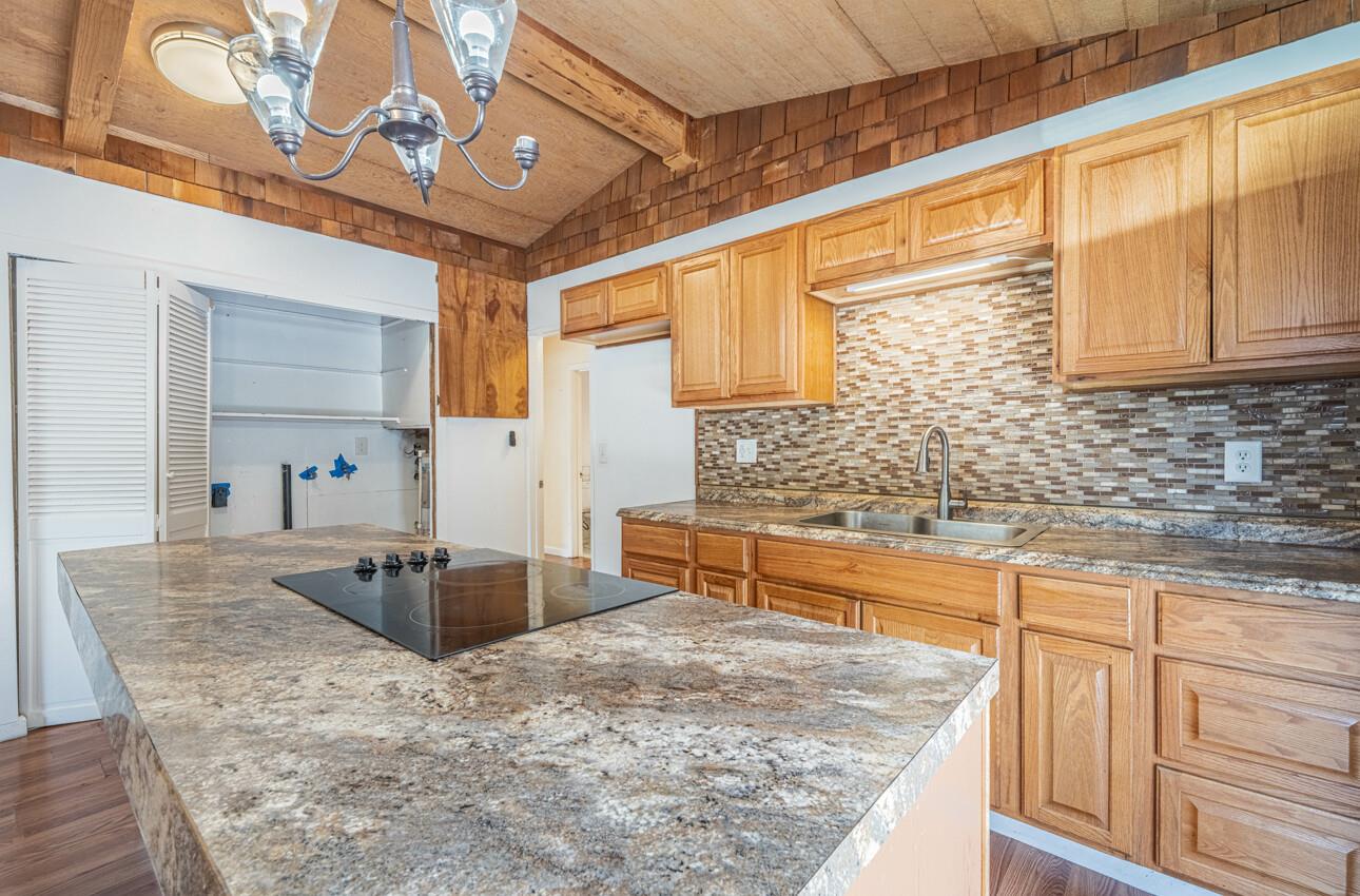 Detail Gallery Image 16 of 39 For 19280 Mallory Canyon Rd, Salinas,  CA 93907 - 3 Beds | 1 Baths