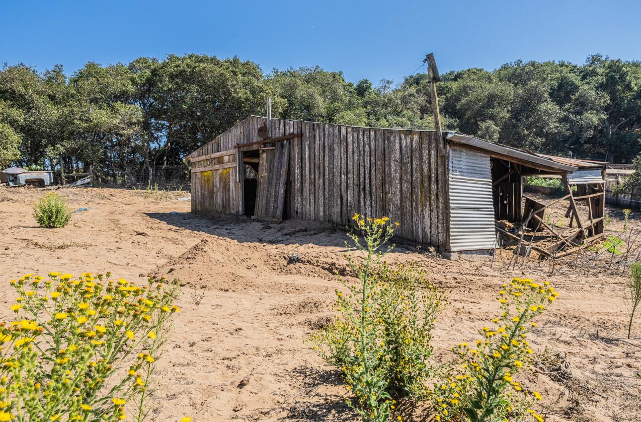 Detail Gallery Image 34 of 39 For 19280 Mallory Canyon Rd, Salinas,  CA 93907 - 3 Beds | 1 Baths