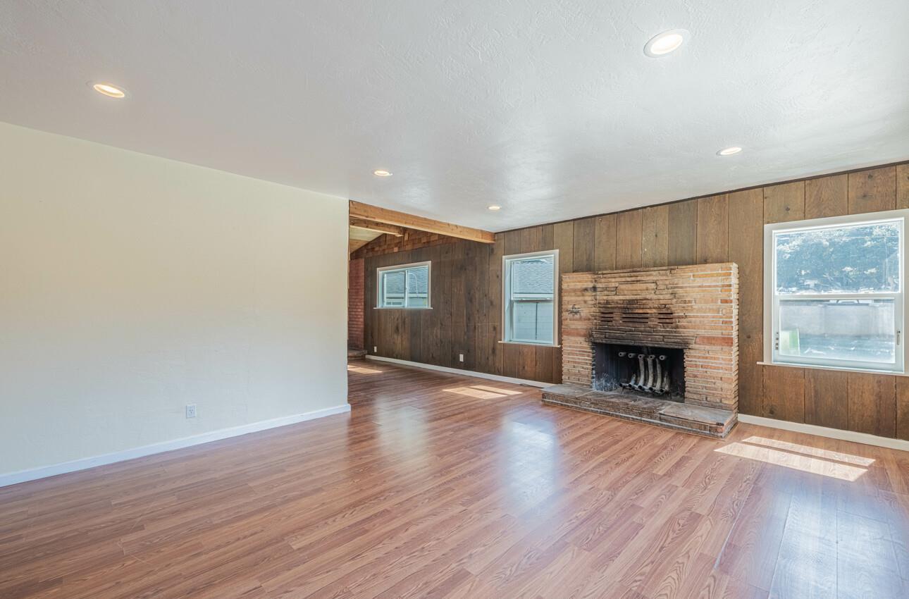 Detail Gallery Image 8 of 39 For 19280 Mallory Canyon Rd, Salinas,  CA 93907 - 3 Beds | 1 Baths