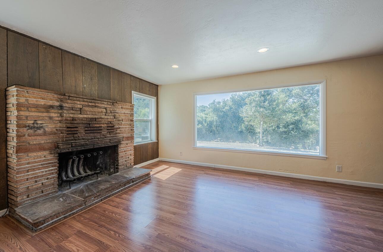 Detail Gallery Image 9 of 39 For 19280 Mallory Canyon Rd, Salinas,  CA 93907 - 3 Beds | 1 Baths
