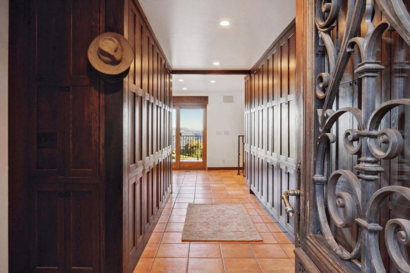 Detail Gallery Image 11 of 116 For 25200 Loma Prieta Ave, Los Gatos,  CA 95033 - 4 Beds | 3 Baths