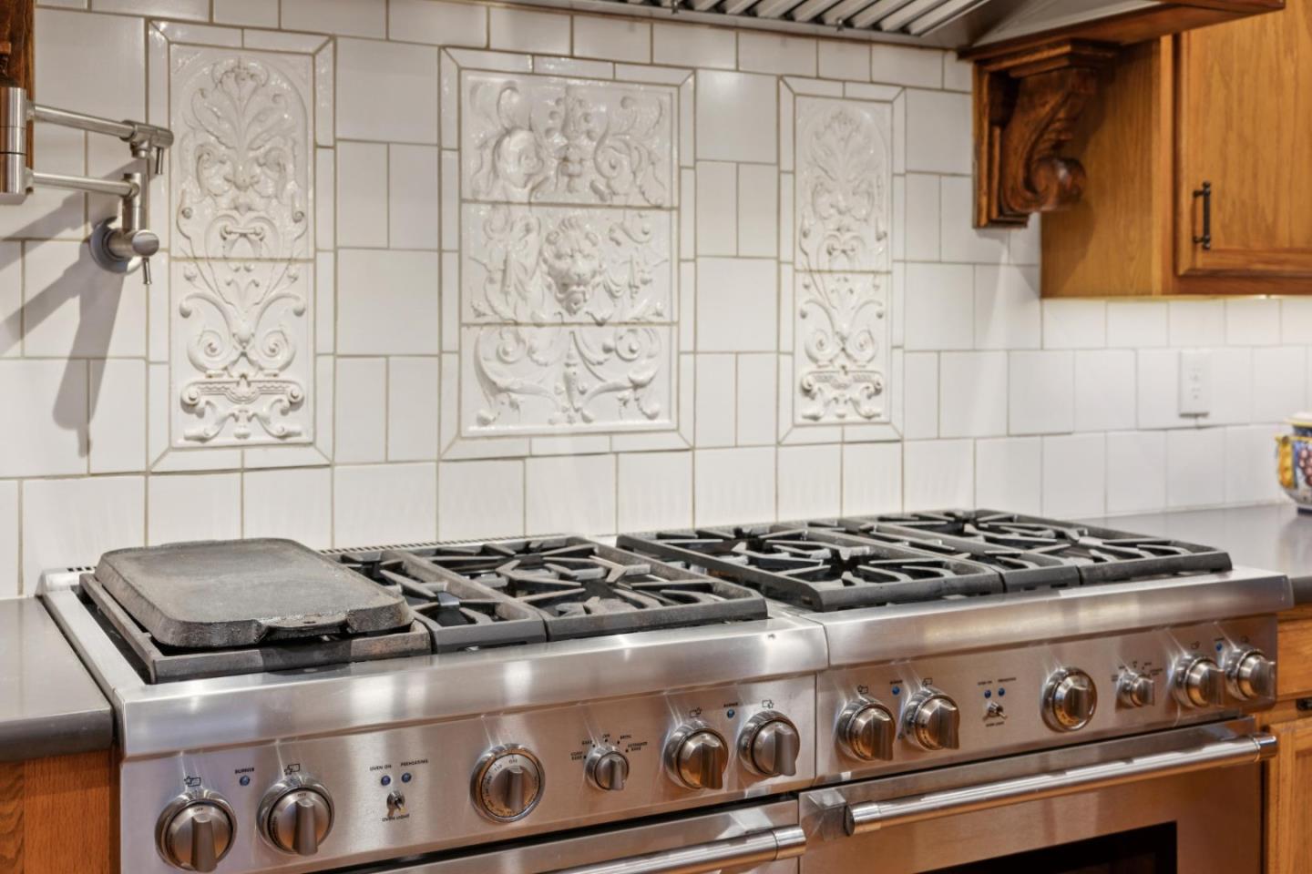 Detail Gallery Image 17 of 116 For 25200 Loma Prieta Ave, Los Gatos,  CA 95033 - 4 Beds | 3 Baths