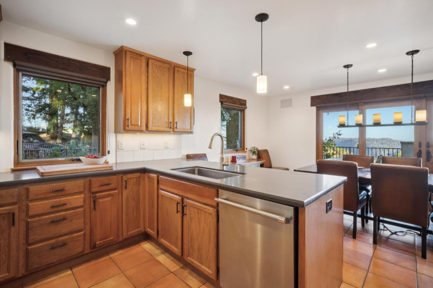 Detail Gallery Image 20 of 116 For 25200 Loma Prieta Ave, Los Gatos,  CA 95033 - 4 Beds | 3 Baths