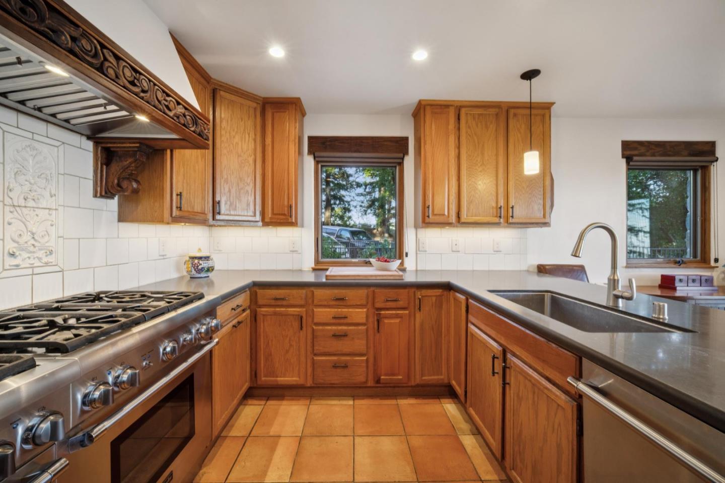 Detail Gallery Image 21 of 116 For 25200 Loma Prieta Ave, Los Gatos,  CA 95033 - 4 Beds | 3 Baths