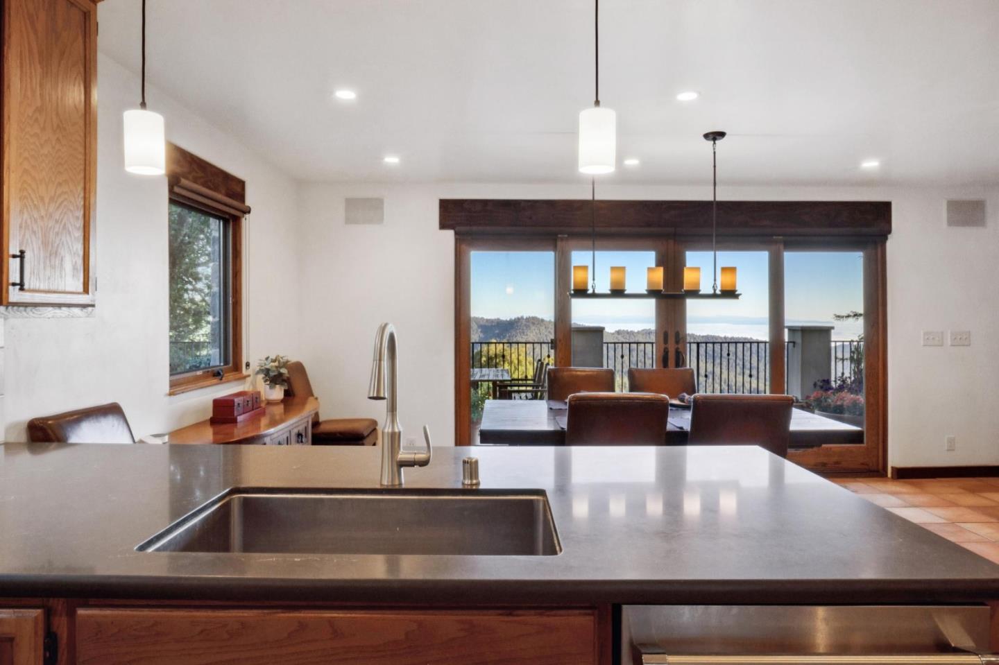 Detail Gallery Image 22 of 116 For 25200 Loma Prieta Ave, Los Gatos,  CA 95033 - 4 Beds | 3 Baths