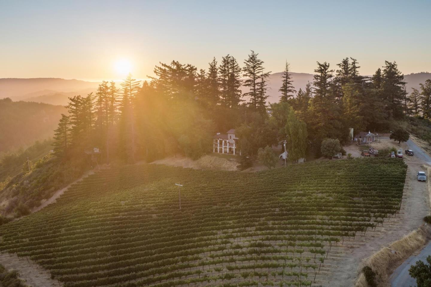 Detail Gallery Image 3 of 116 For 25200 Loma Prieta Ave, Los Gatos,  CA 95033 - 4 Beds | 3 Baths