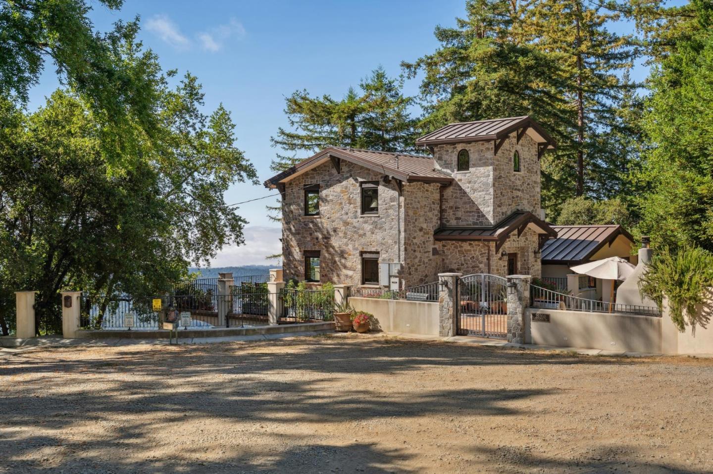 Detail Gallery Image 5 of 116 For 25200 Loma Prieta Ave, Los Gatos,  CA 95033 - 4 Beds | 3 Baths