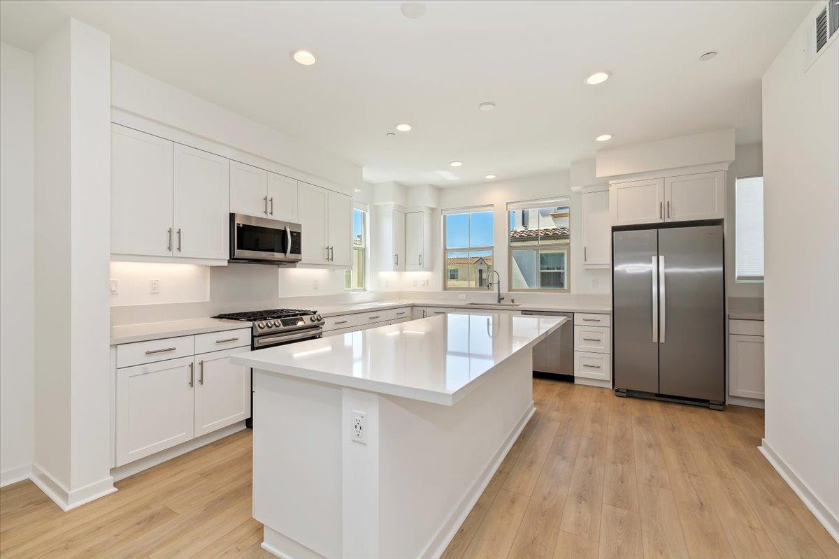 Detail Gallery Image 11 of 51 For 220 Babson Ct, Claremont,  CA 91711 - 4 Beds | 3/1 Baths