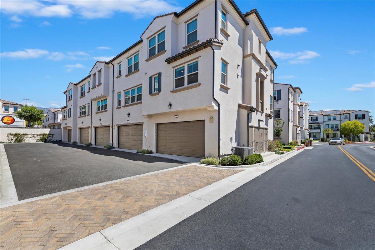 Detail Gallery Image 38 of 51 For 220 Babson Ct, Claremont,  CA 91711 - 4 Beds | 3/1 Baths
