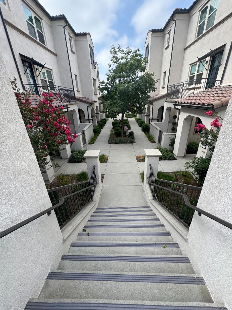 Detail Gallery Image 46 of 51 For 220 Babson Ct, Claremont,  CA 91711 - 4 Beds | 3/1 Baths