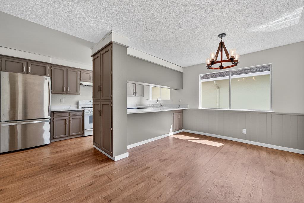 Detail Gallery Image 3 of 34 For 435 Shelley Way, Salinas,  CA 93901 - 3 Beds | 2 Baths