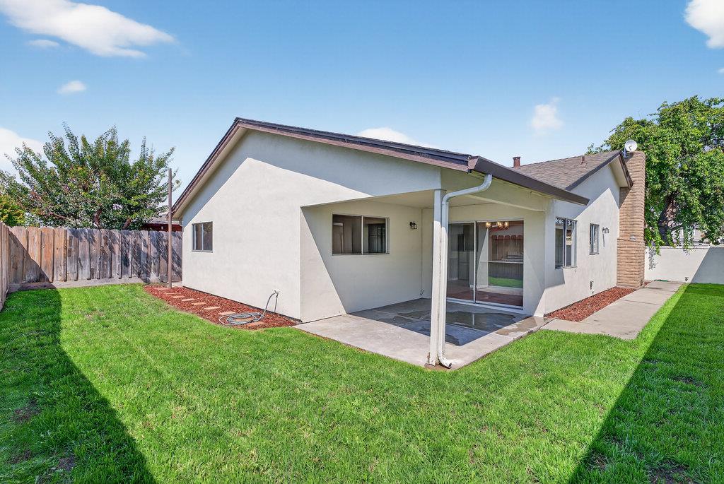 Detail Gallery Image 5 of 34 For 435 Shelley Way, Salinas,  CA 93901 - 3 Beds | 2 Baths