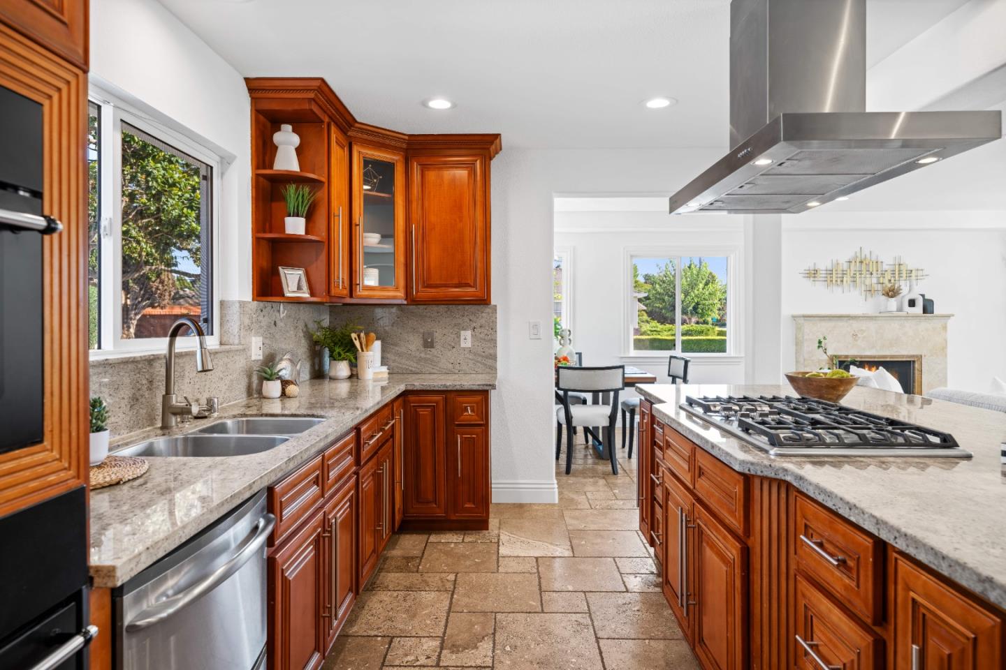 Detail Gallery Image 11 of 46 For 842 Harrison Ave, Campbell,  CA 95008 - 4 Beds | 3/1 Baths