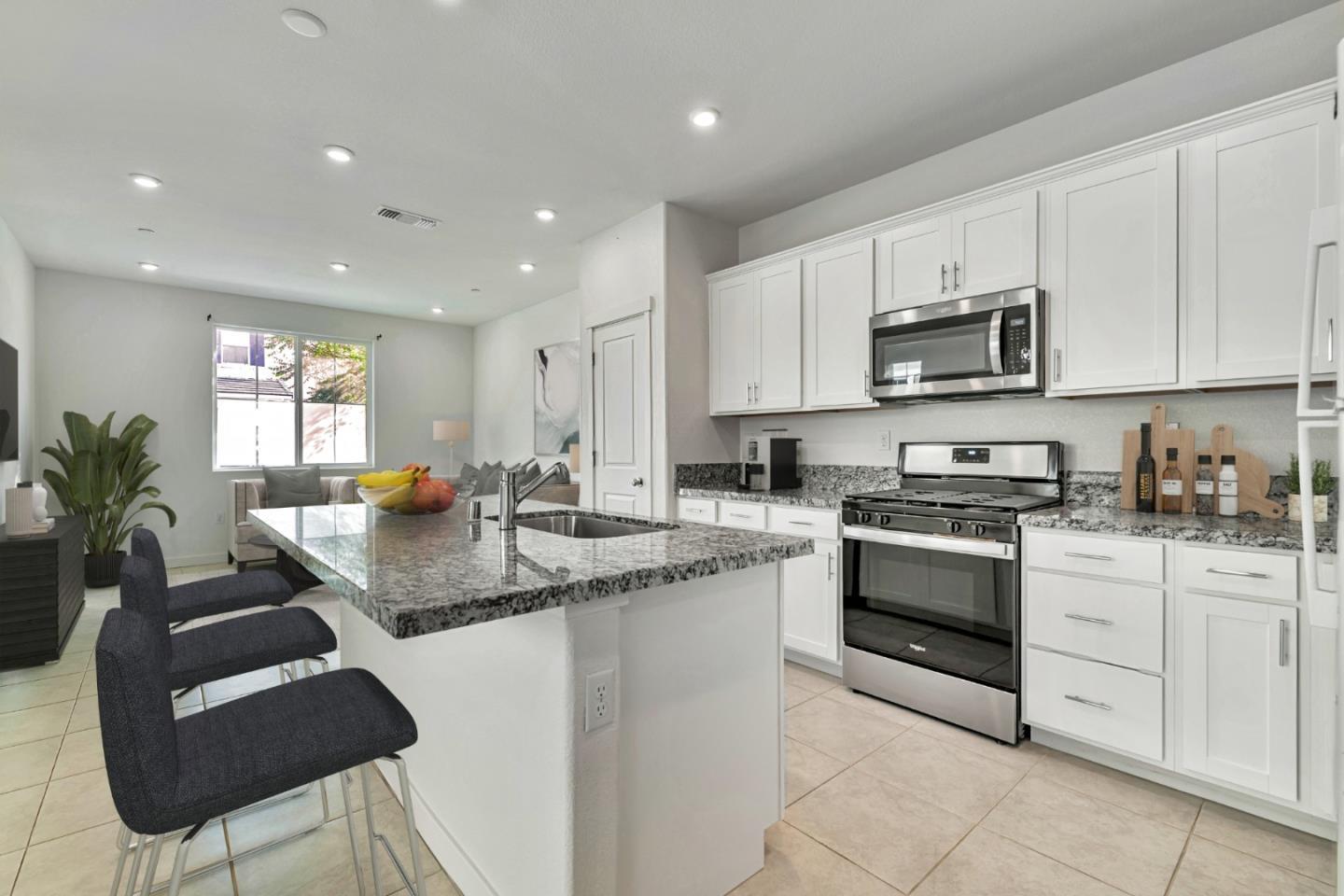 Detail Gallery Image 4 of 24 For 182 E Mcclintock Ln, Mountain House,  CA 95391 - 3 Beds | 2/1 Baths