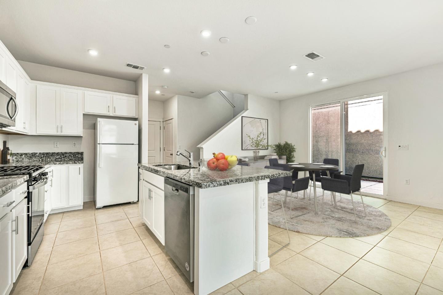 Detail Gallery Image 7 of 24 For 182 E Mcclintock Ln, Mountain House,  CA 95391 - 3 Beds | 2/1 Baths