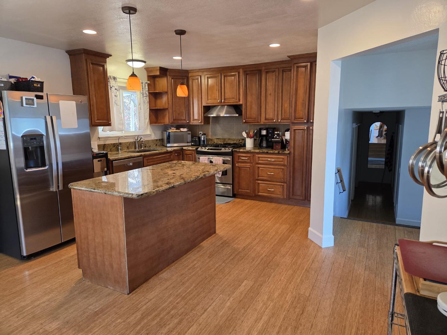 Detail Gallery Image 7 of 28 For 6477 Boyer Dr, Salinas,  CA 93907 - 3 Beds | 2 Baths