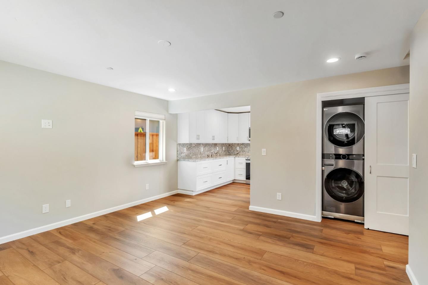 Detail Gallery Image 15 of 36 For 1958 Woodside Rd, Redwood City,  CA 94061 - 2 Beds | 1 Baths