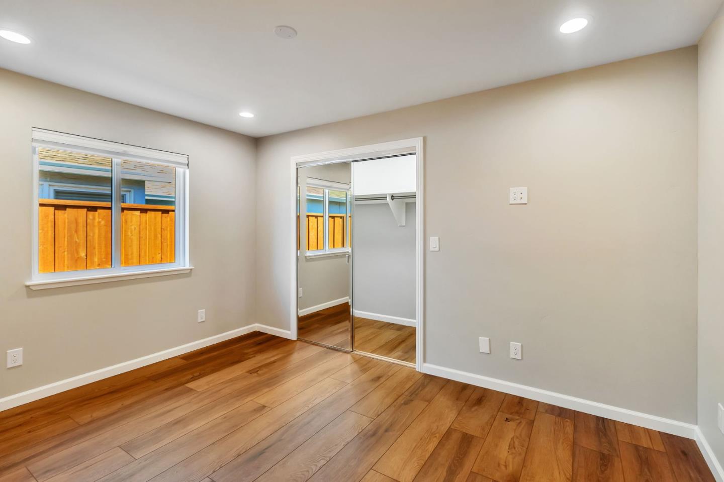 Detail Gallery Image 19 of 36 For 1958 Woodside Rd, Redwood City,  CA 94061 - 2 Beds | 1 Baths