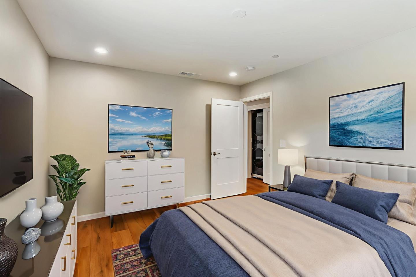 Detail Gallery Image 2 of 36 For 1958 Woodside Rd, Redwood City,  CA 94061 - 2 Beds | 1 Baths