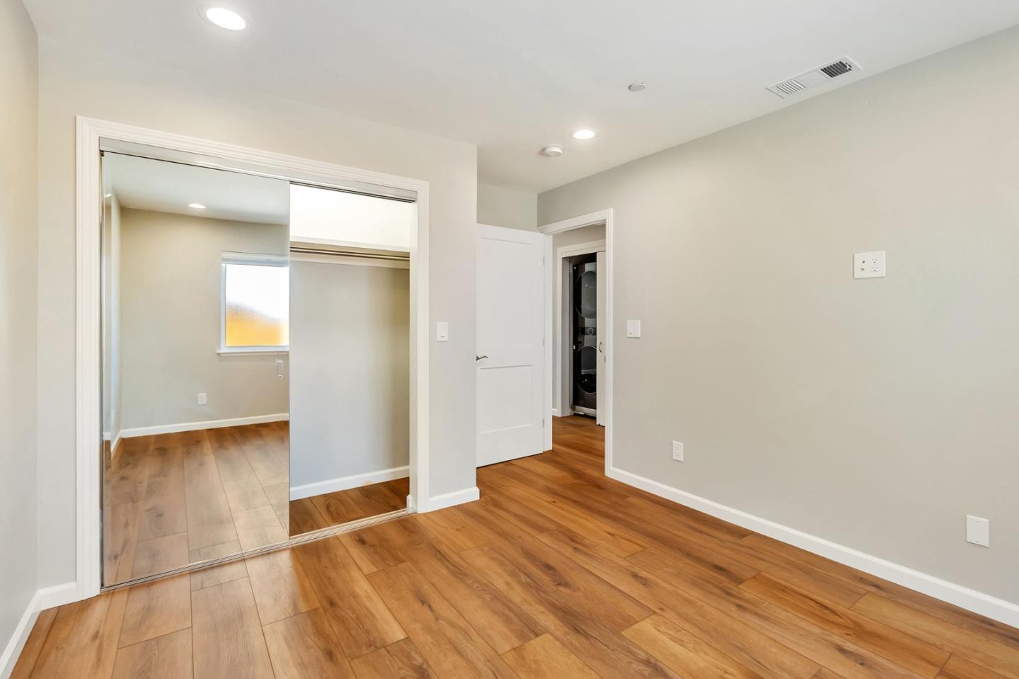 Detail Gallery Image 22 of 36 For 1958 Woodside Rd, Redwood City,  CA 94061 - 2 Beds | 1 Baths
