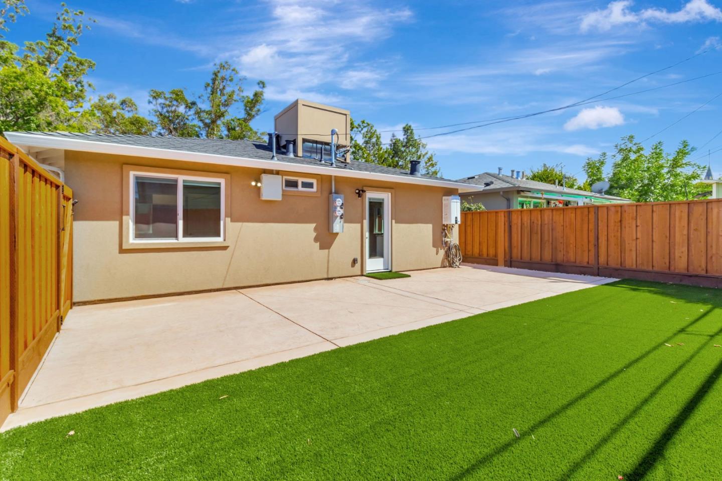 Detail Gallery Image 33 of 36 For 1958 Woodside Rd, Redwood City,  CA 94061 - 2 Beds | 1 Baths