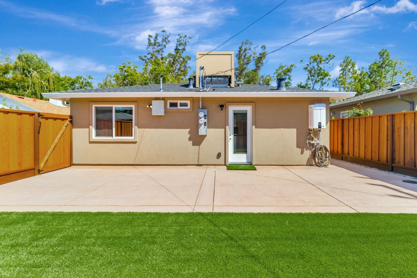 Detail Gallery Image 34 of 36 For 1958 Woodside Rd, Redwood City,  CA 94061 - 2 Beds | 1 Baths