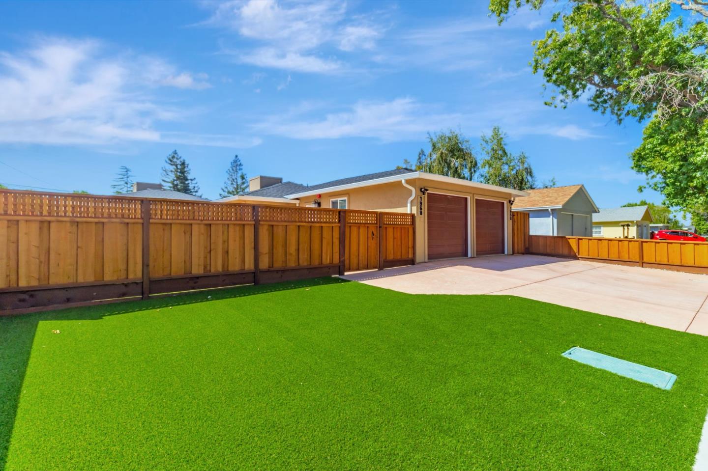 Detail Gallery Image 4 of 36 For 1958 Woodside Rd, Redwood City,  CA 94061 - 2 Beds | 1 Baths