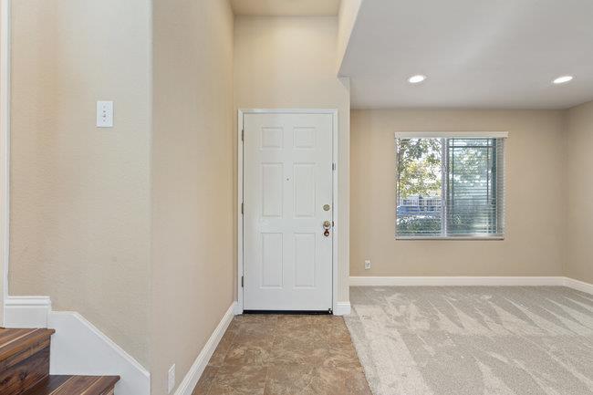 Detail Gallery Image 10 of 65 For 2421 Valley View Rd, Hollister,  CA 95023 - 3 Beds | 2/1 Baths