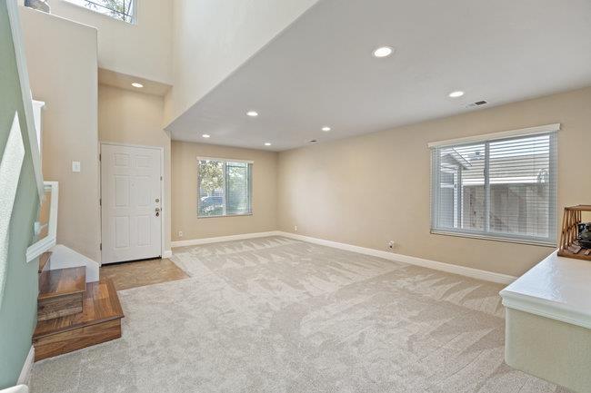 Detail Gallery Image 11 of 65 For 2421 Valley View Rd, Hollister,  CA 95023 - 3 Beds | 2/1 Baths