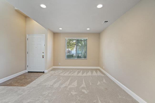 Detail Gallery Image 12 of 65 For 2421 Valley View Rd, Hollister,  CA 95023 - 3 Beds | 2/1 Baths