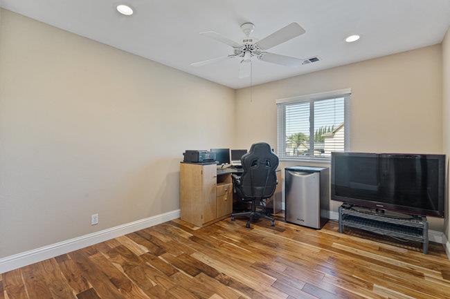 Detail Gallery Image 21 of 65 For 2421 Valley View Rd, Hollister,  CA 95023 - 3 Beds | 2/1 Baths