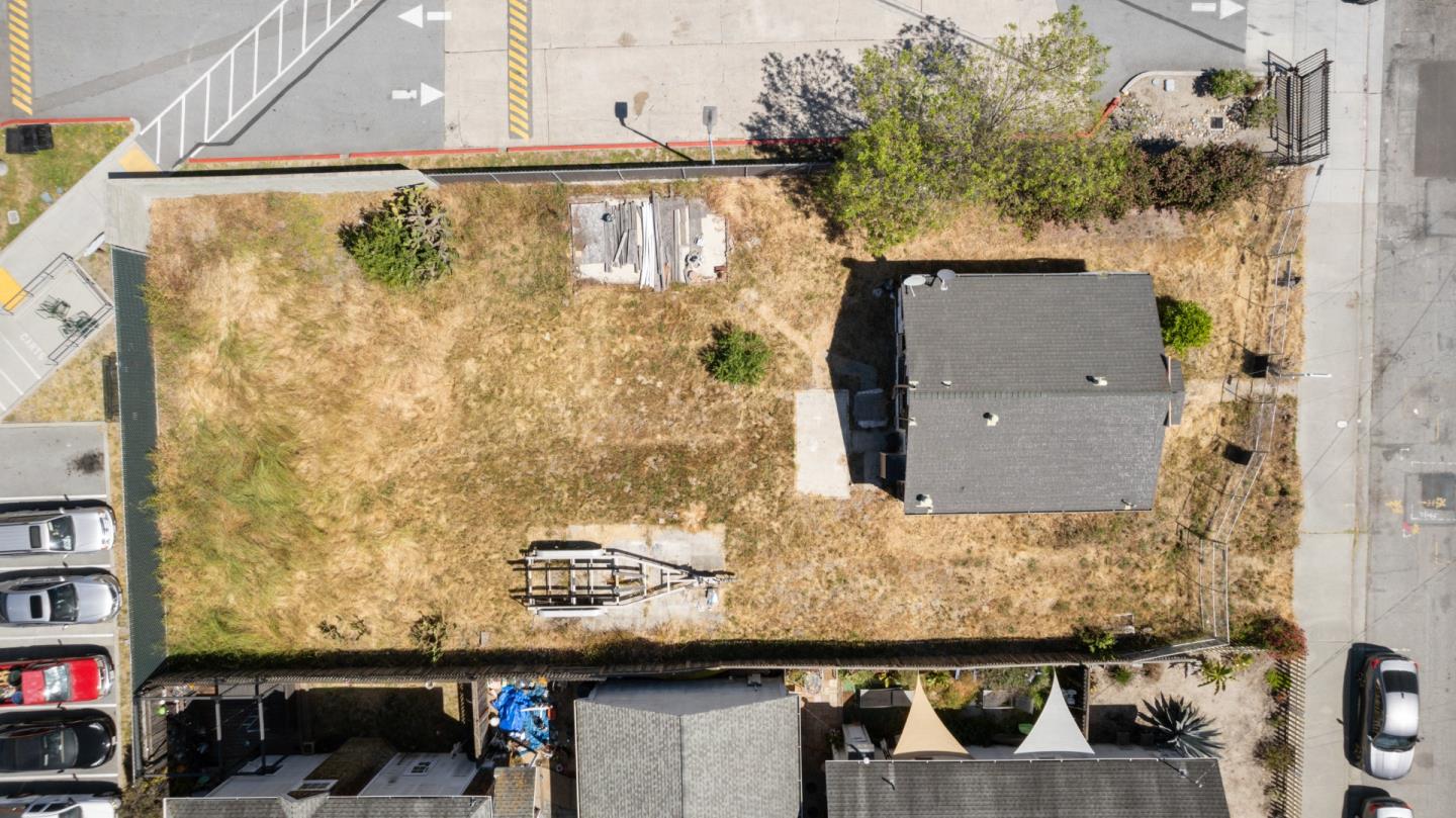 Detail Gallery Image 4 of 24 For 719 Darwin St, Santa Cruz,  CA 95062 - 2 Beds | 1 Baths