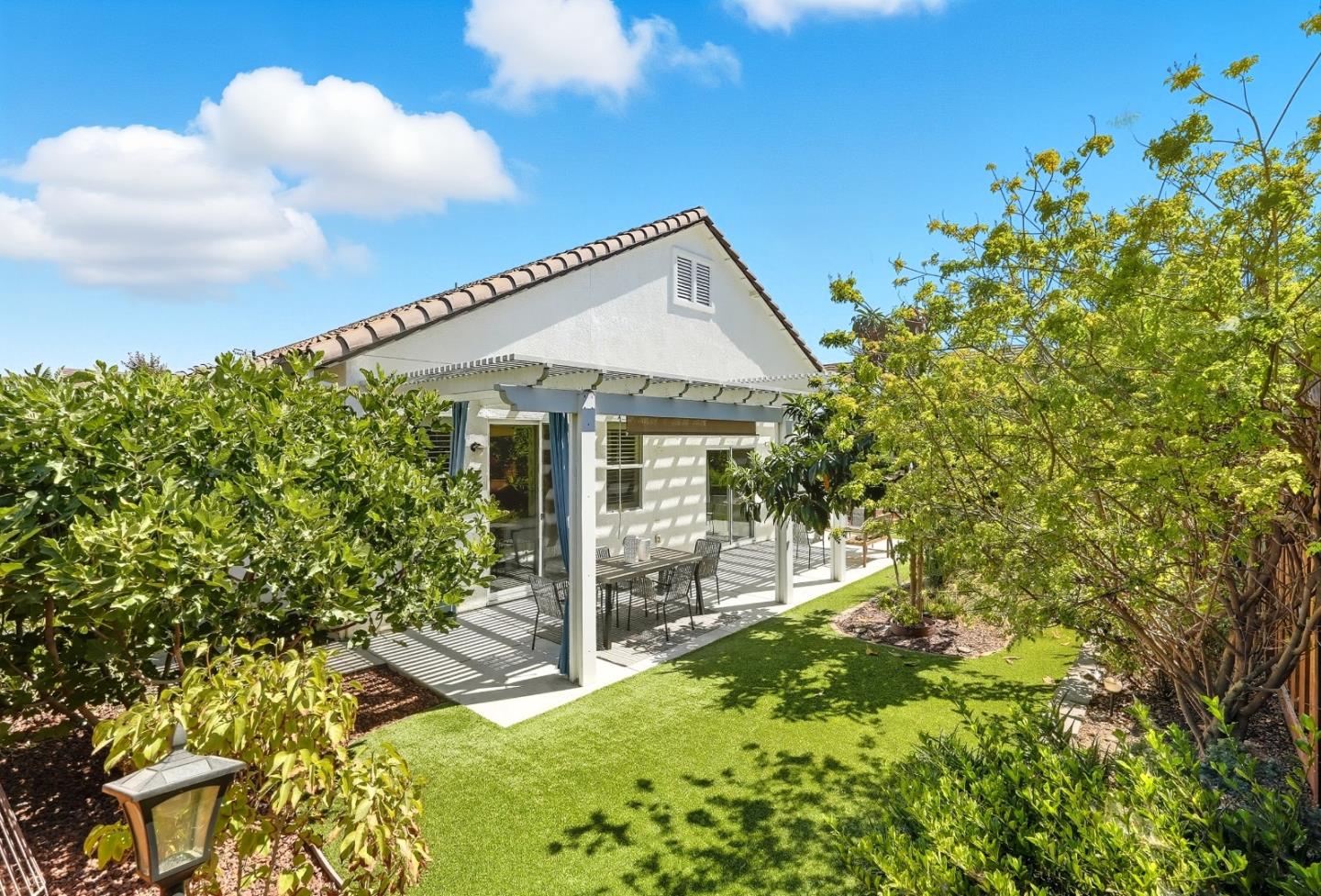 Detail Gallery Image 16 of 42 For 1900 Monte Vista Dr, Hollister,  CA 95023 - 4 Beds | 2 Baths