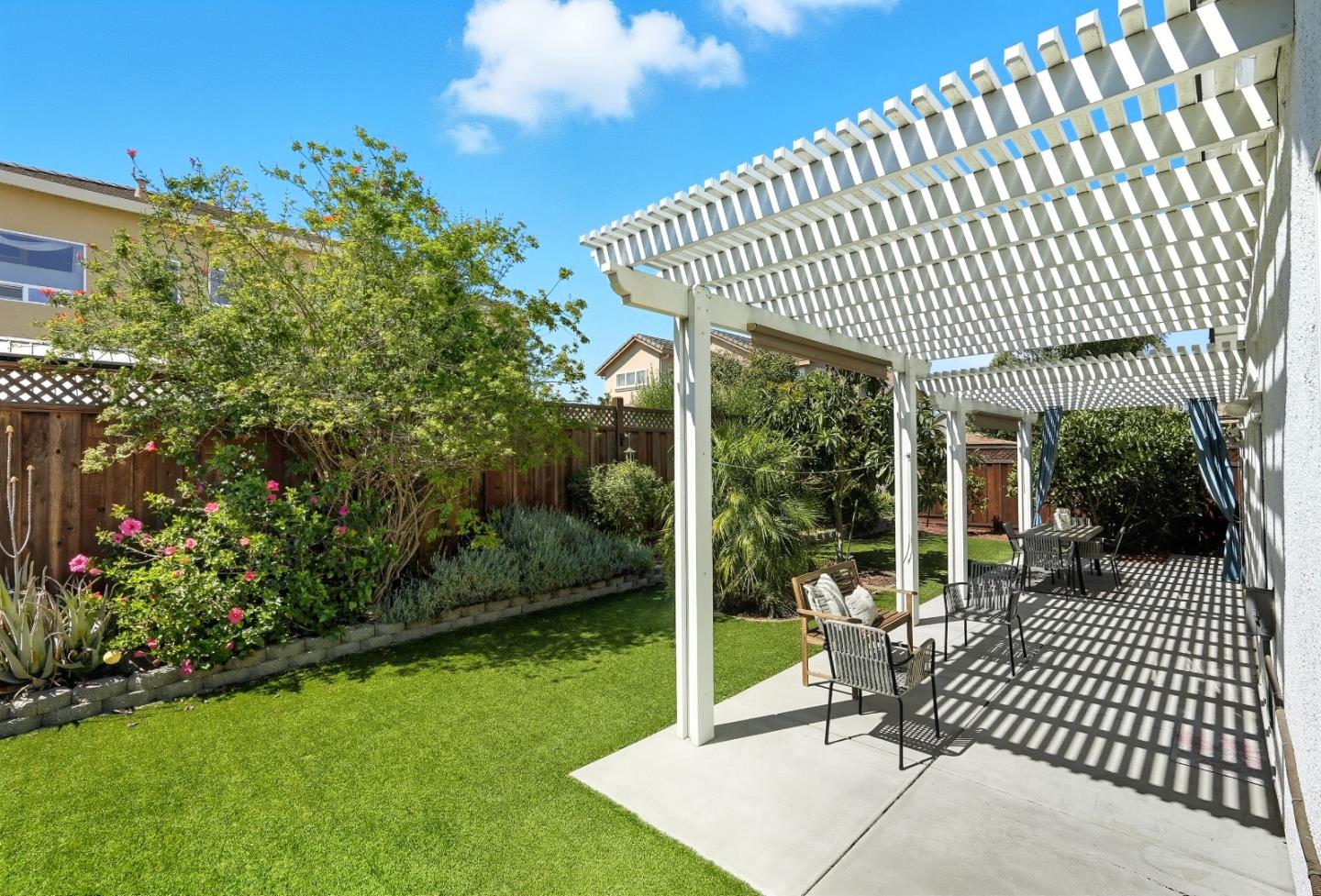 Detail Gallery Image 17 of 42 For 1900 Monte Vista Dr, Hollister,  CA 95023 - 4 Beds | 2 Baths
