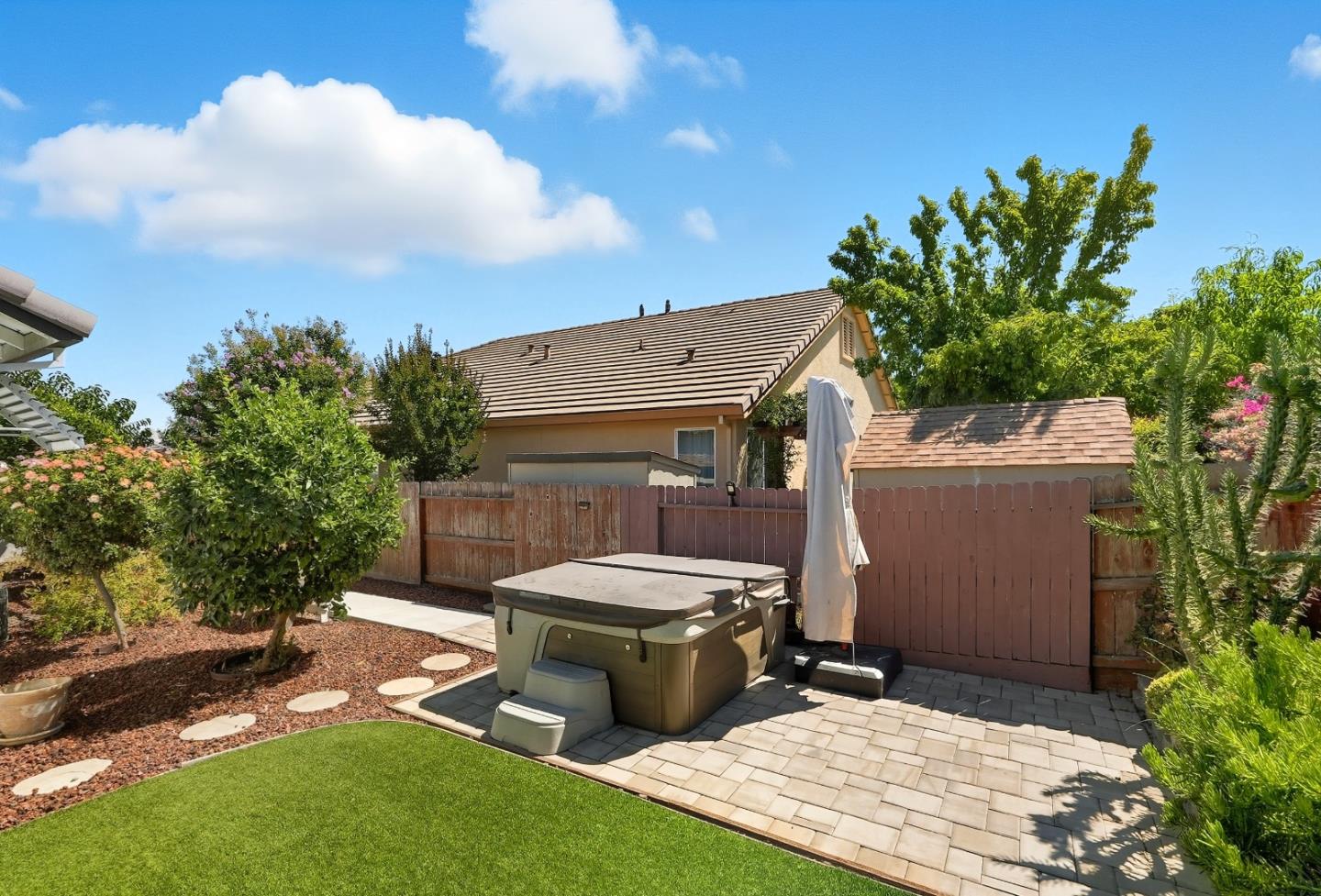 Detail Gallery Image 18 of 42 For 1900 Monte Vista Dr, Hollister,  CA 95023 - 4 Beds | 2 Baths