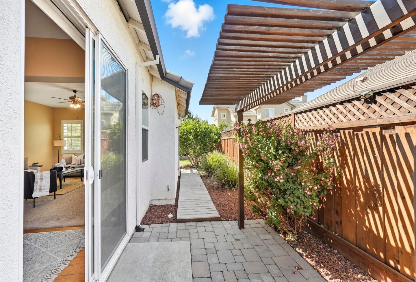 Detail Gallery Image 21 of 42 For 1900 Monte Vista Dr, Hollister,  CA 95023 - 4 Beds | 2 Baths