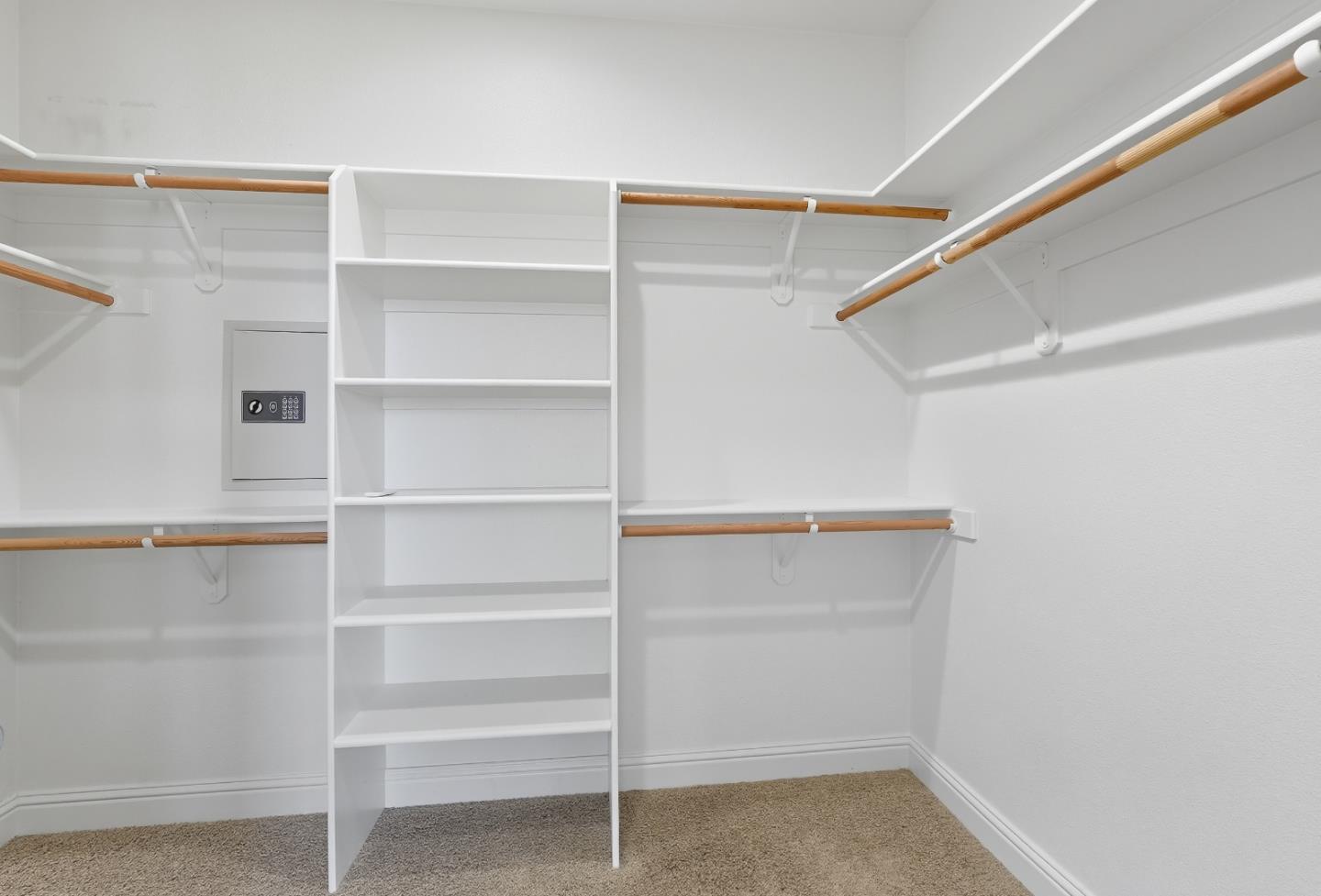 Detail Gallery Image 28 of 42 For 1900 Monte Vista Dr, Hollister,  CA 95023 - 4 Beds | 2 Baths