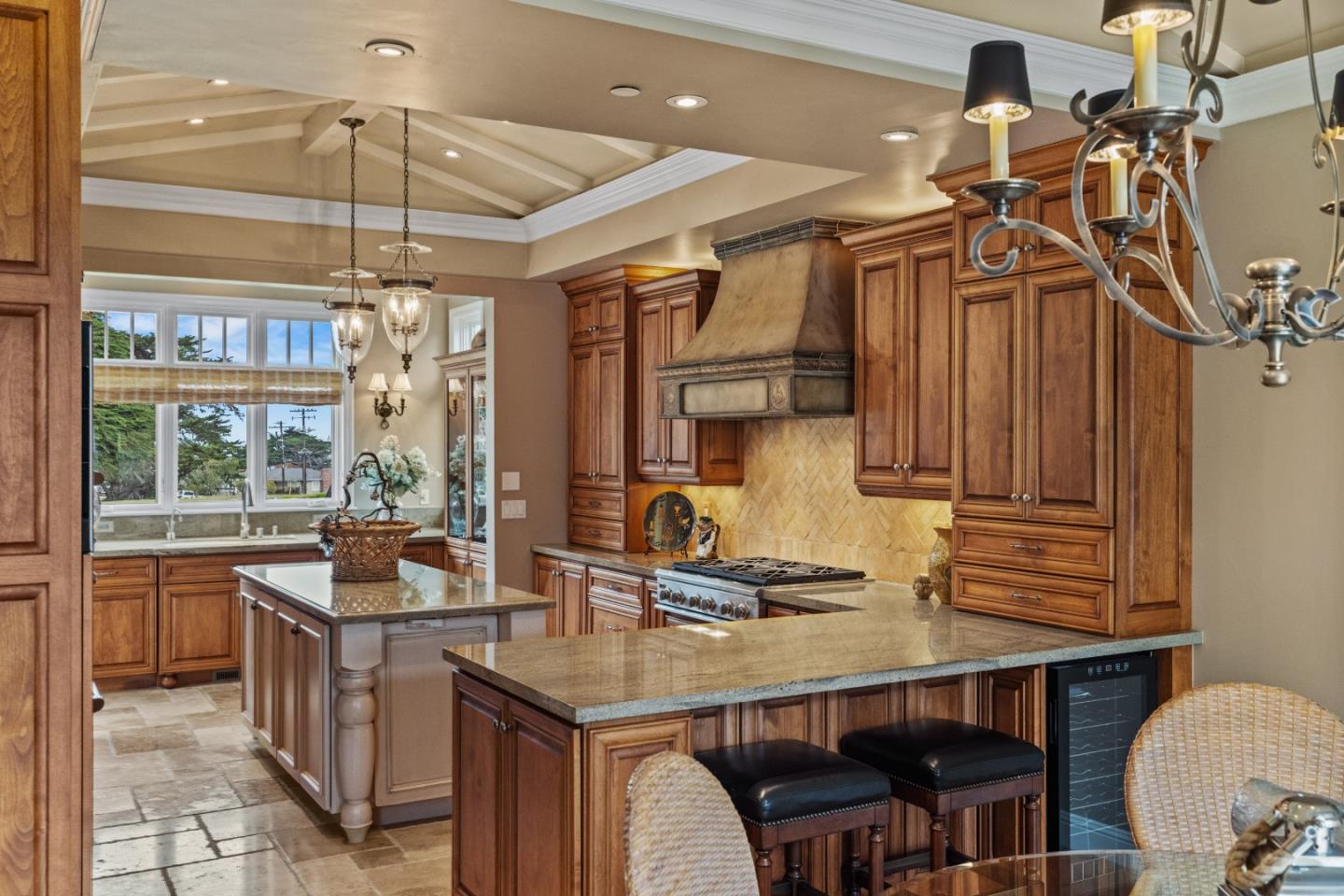 Detail Gallery Image 14 of 94 For 910 Egan Ave, Pacific Grove,  CA 93950 - 3 Beds | 3/1 Baths