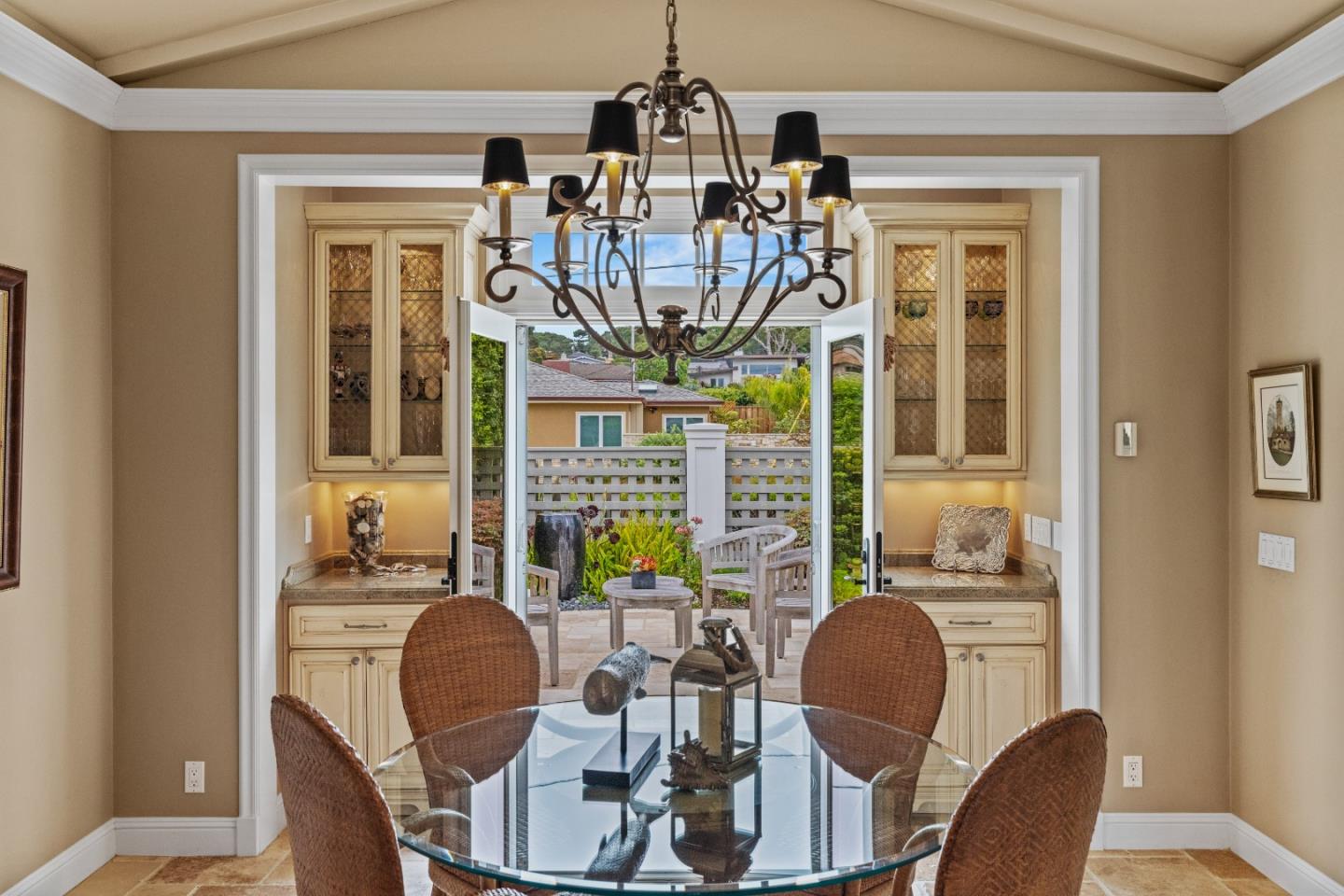 Detail Gallery Image 20 of 94 For 910 Egan Ave, Pacific Grove,  CA 93950 - 3 Beds | 3/1 Baths