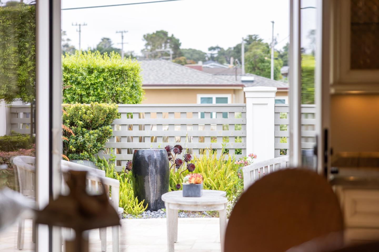 Detail Gallery Image 21 of 94 For 910 Egan Ave, Pacific Grove,  CA 93950 - 3 Beds | 3/1 Baths