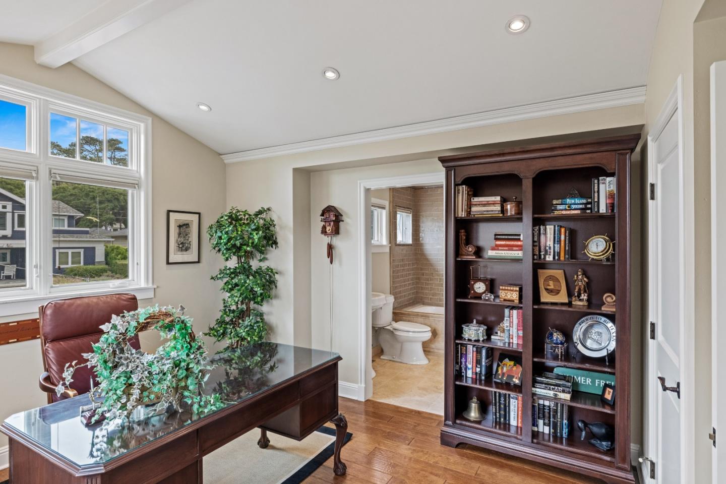 Detail Gallery Image 54 of 94 For 910 Egan Ave, Pacific Grove,  CA 93950 - 3 Beds | 3/1 Baths