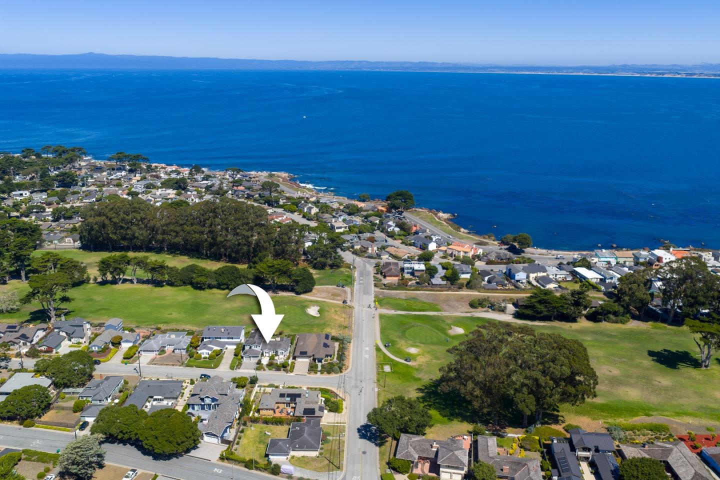Detail Gallery Image 6 of 94 For 910 Egan Ave, Pacific Grove,  CA 93950 - 3 Beds | 3/1 Baths