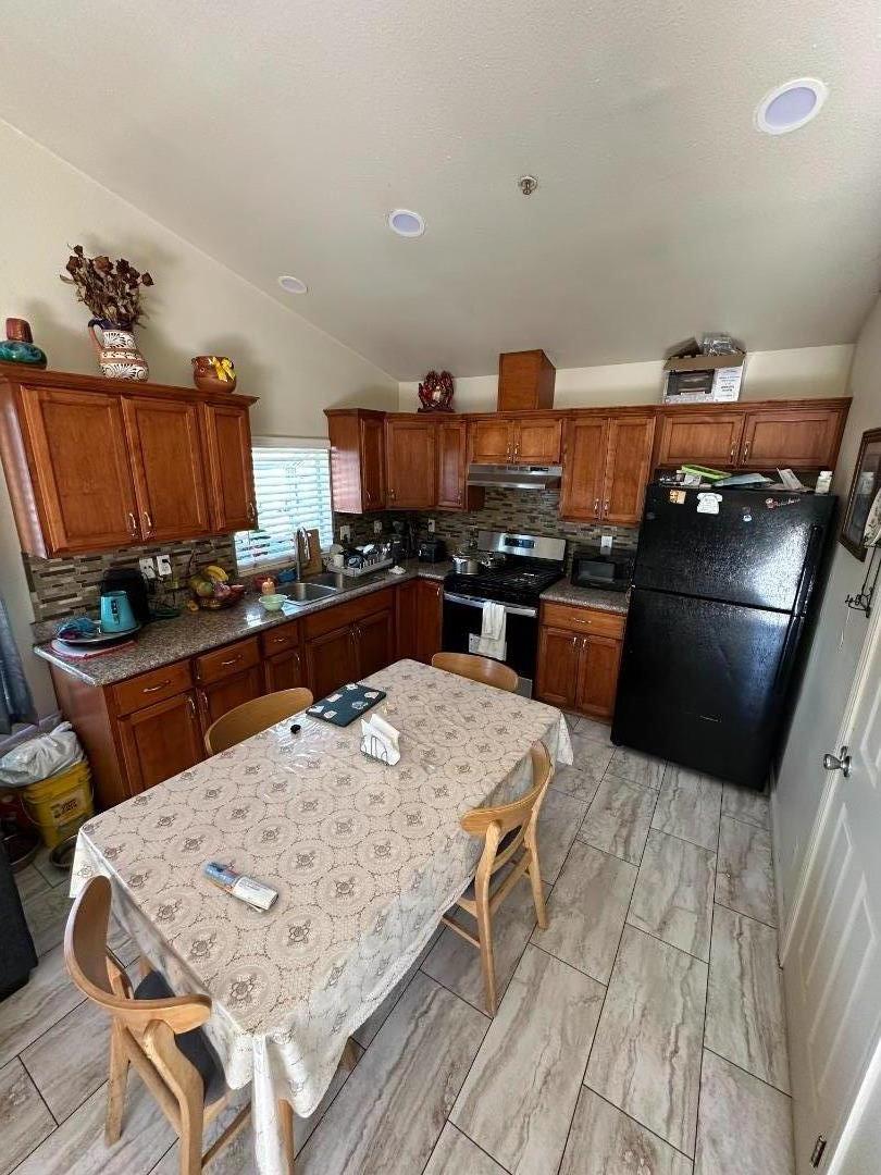 Detail Gallery Image 4 of 6 For 948 Rider Ave, Salinas,  CA 93905 - – Beds | – Baths