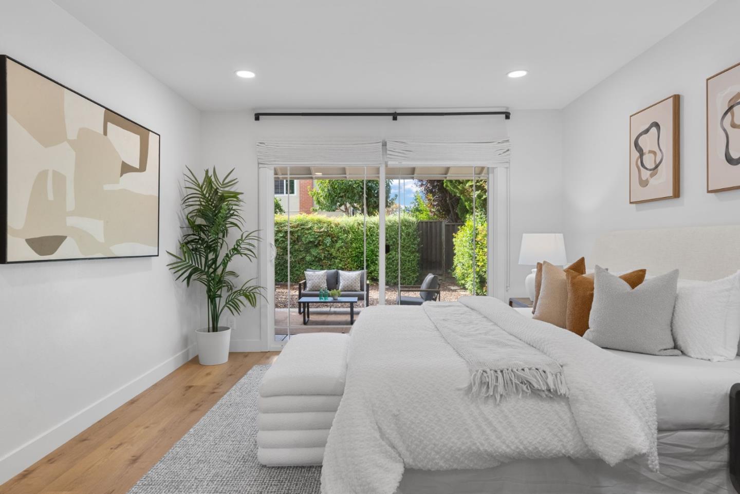 Detail Gallery Image 13 of 30 For 827 Poplar Ave, Sunnyvale,  CA 94086 - 3 Beds | 2 Baths