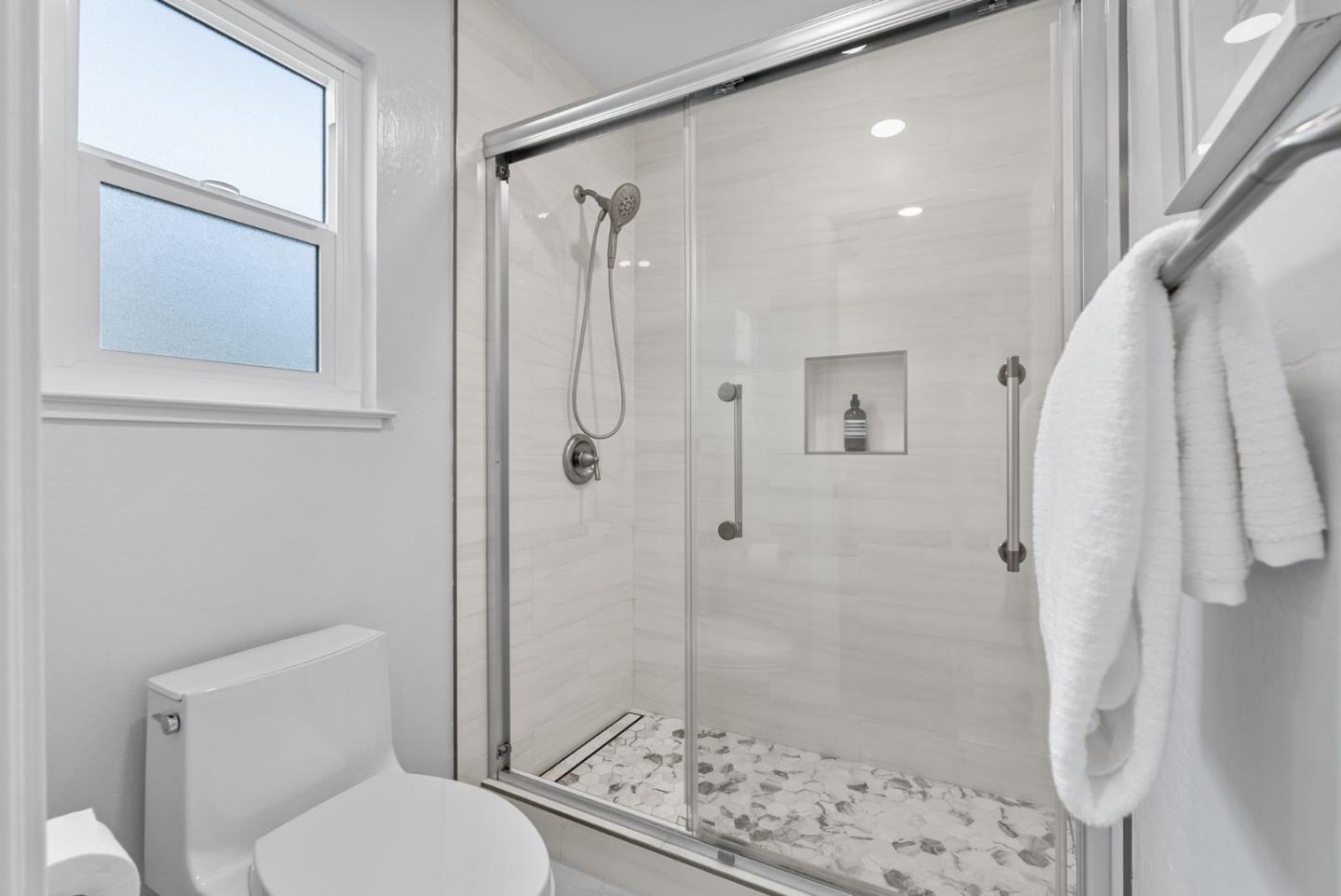 Detail Gallery Image 23 of 30 For 827 Poplar Ave, Sunnyvale,  CA 94086 - 3 Beds | 2 Baths